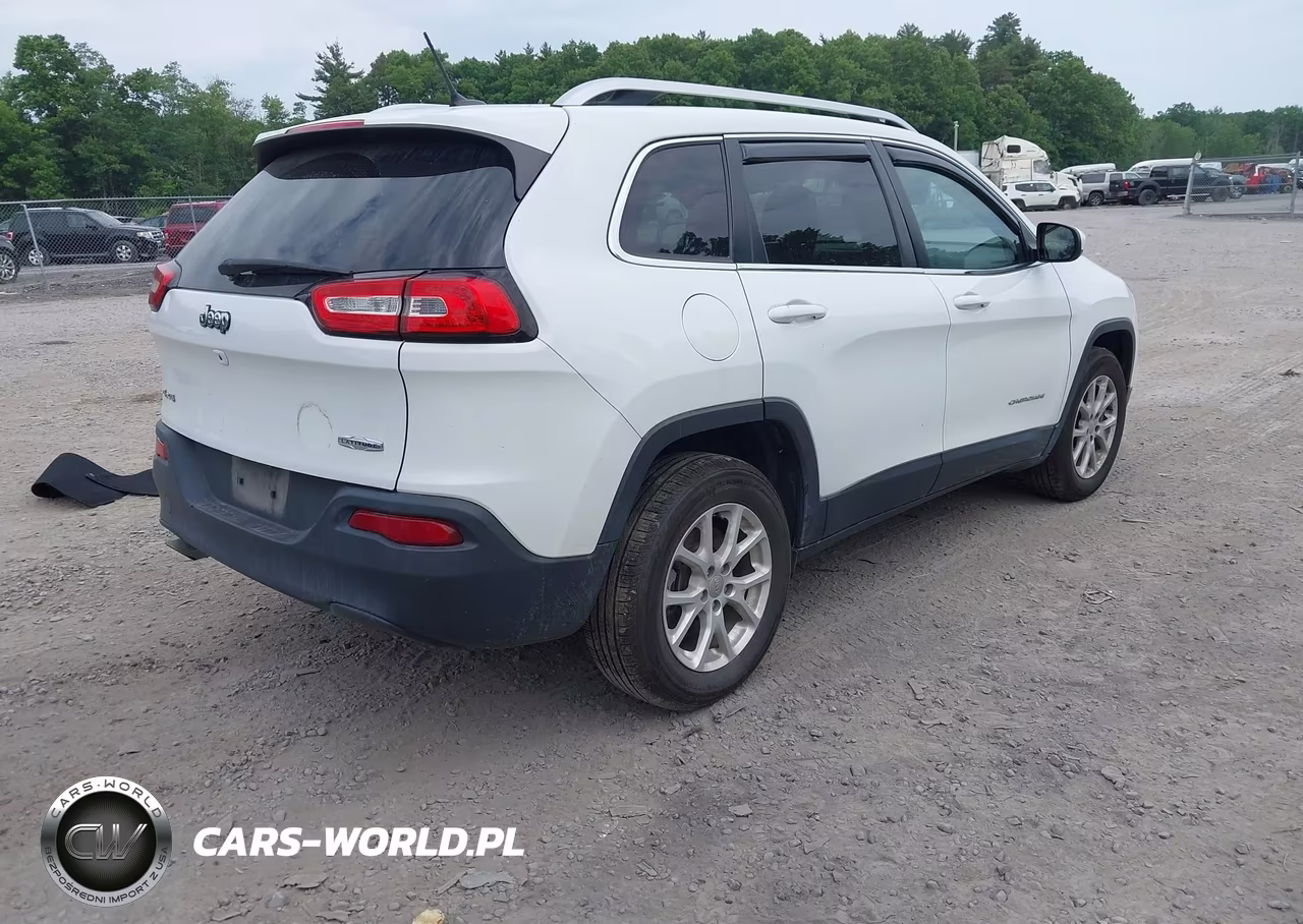 2015 Jeep Cherokee Latitude VIN:1C4PJMCB7FW772307 - 4
