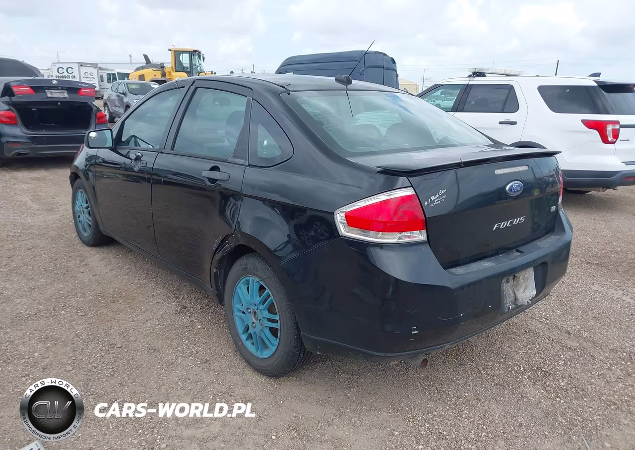 2010 Ford Focus Se VIN:1FAHP3FN0AW218866 - 3