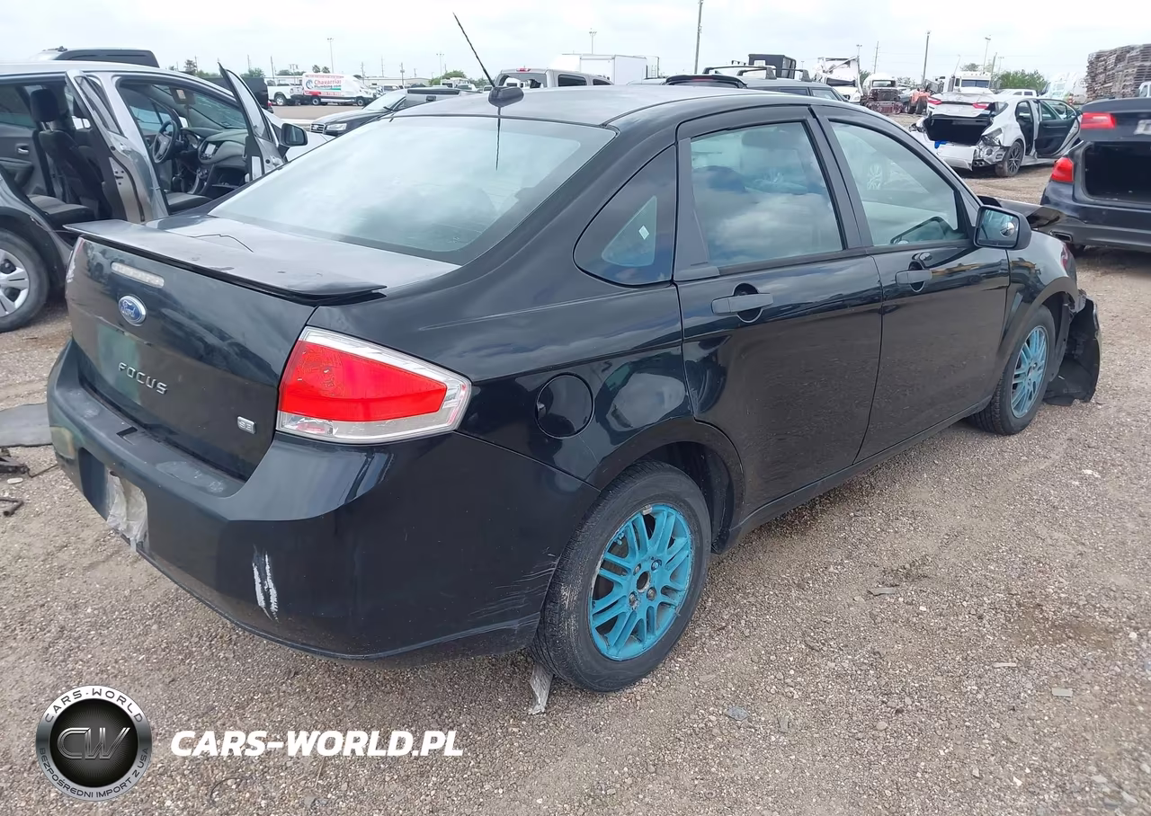 2010 Ford Focus Se VIN:1FAHP3FN0AW218866 - 4