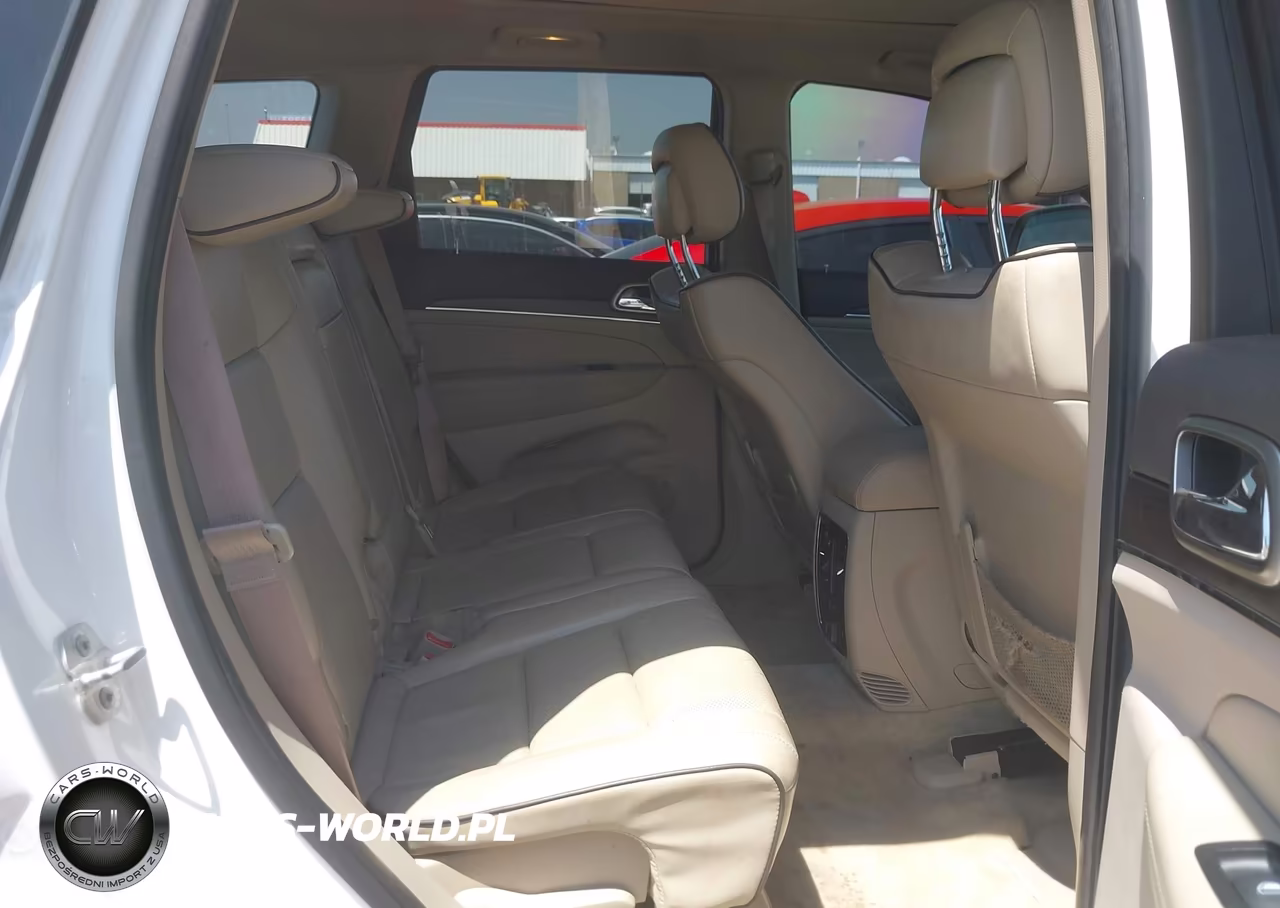 2015 Jeep Grand Cherokee Overland VIN:1C4RJECG1FC167145 - 8