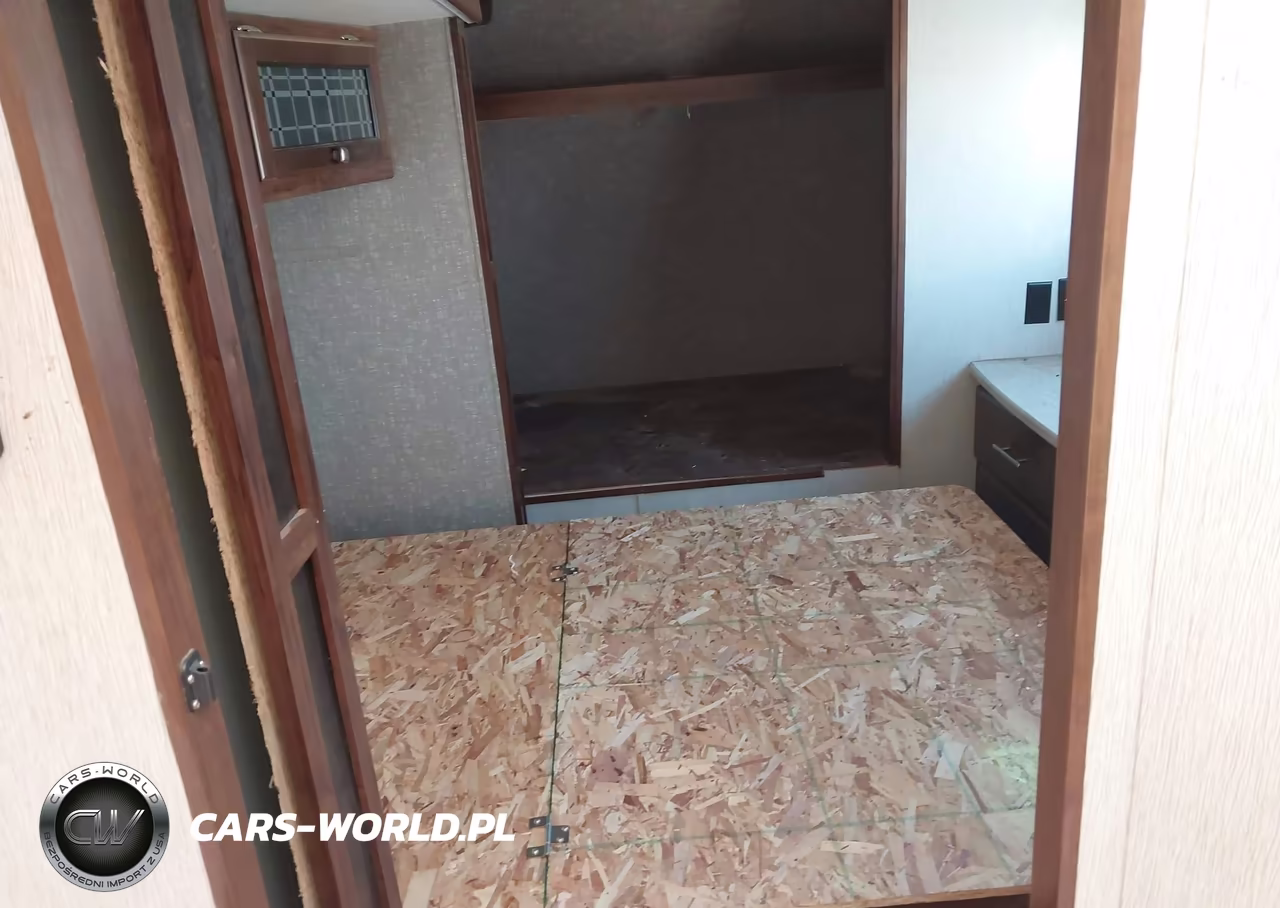 2018 Mallard Travel Trailer VIN:5SFNB3720JE365028 - 12