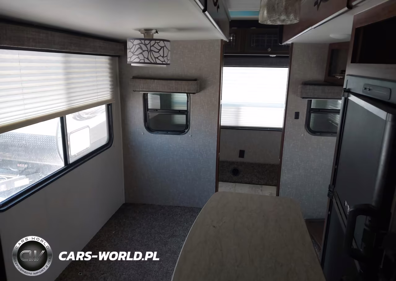 2018 Mallard Travel Trailer VIN:5SFNB3720JE365028 - 8