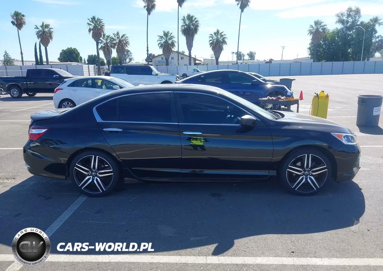 2017 Honda Accord Sport VIN:1HGCR2F54HA275072 - 13