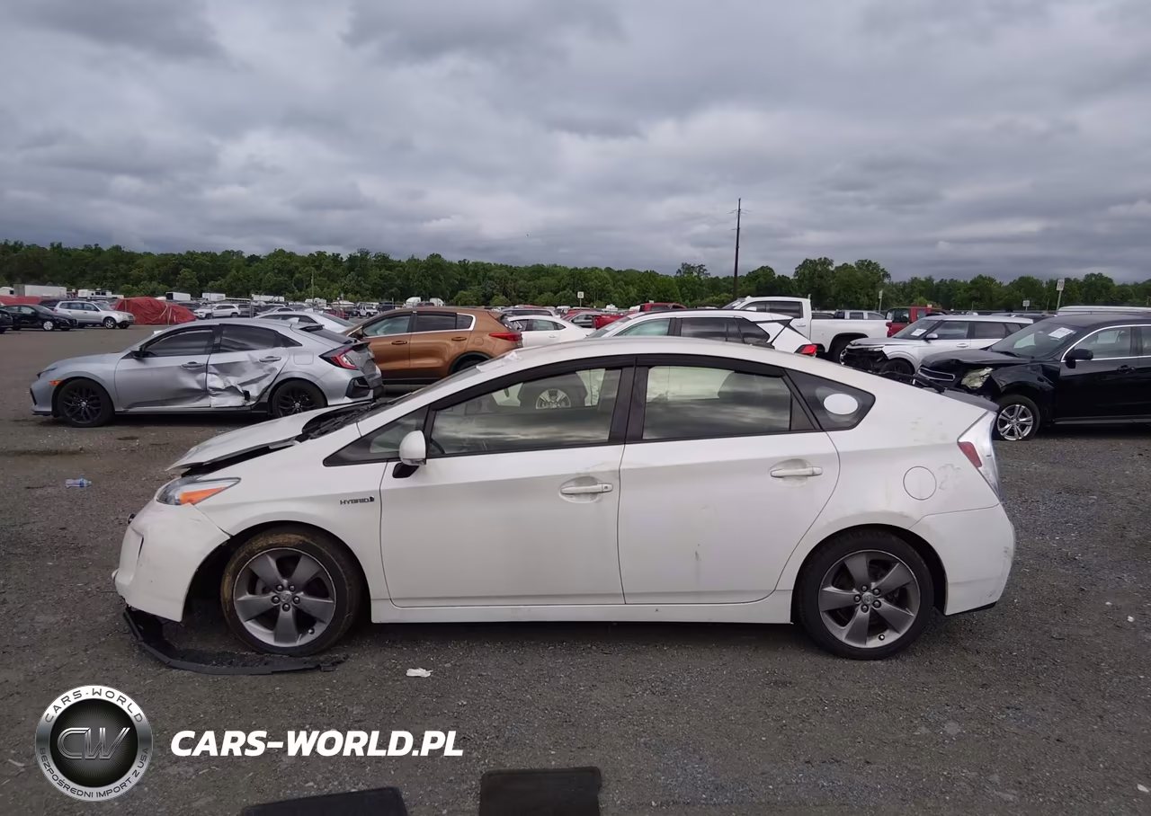 2015 Toyota Prius Persona Series Special Edition VIN:JTDKN3DU2F0425740 - 15