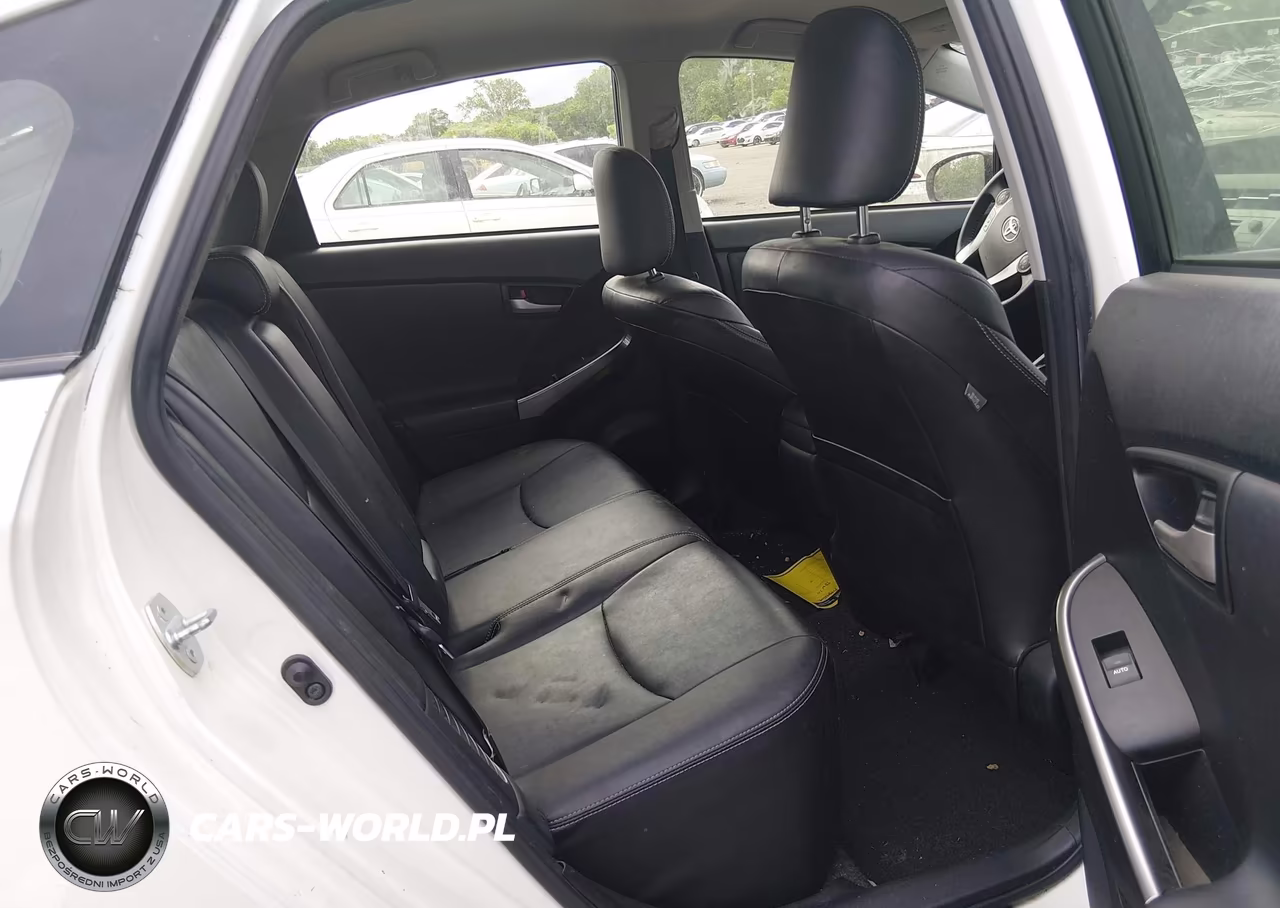 2015 Toyota Prius Persona Series Special Edition VIN:JTDKN3DU2F0425740 - 8
