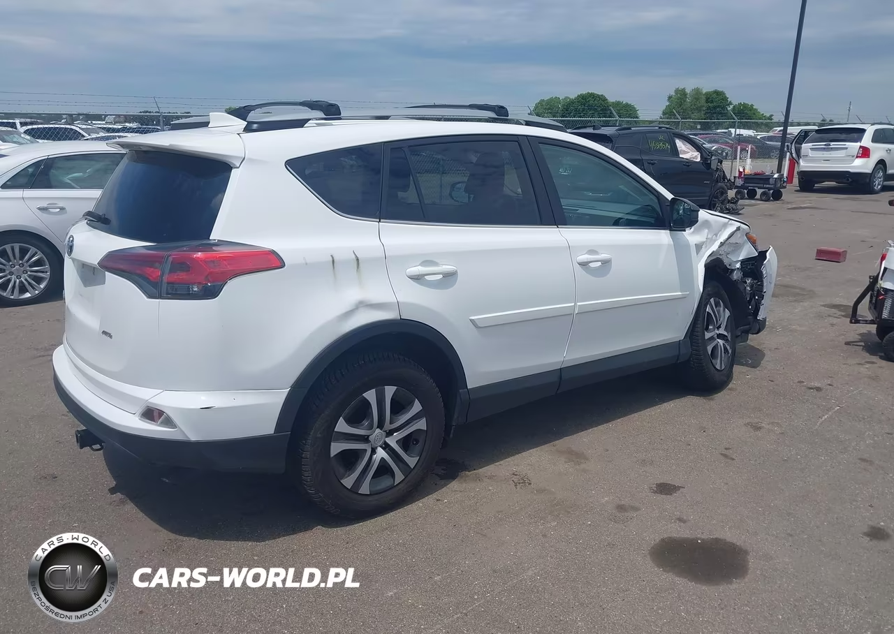 2017 Toyota Rav4 Le VIN:2T3BFREVXHW666354 - 4