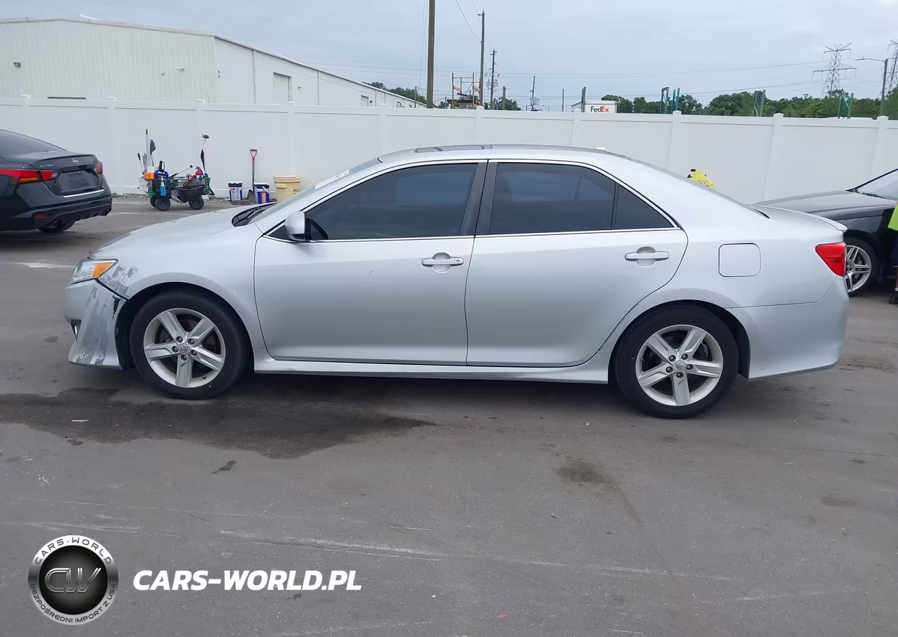 2014 Toyota Camry Se VIN:4T1BF1FK2EU737573 - 14