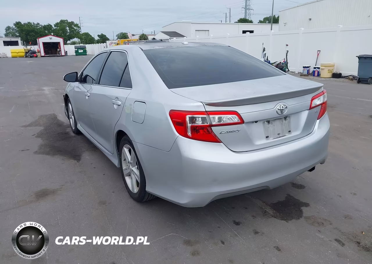 2014 Toyota Camry Se VIN:4T1BF1FK2EU737573 - 3
