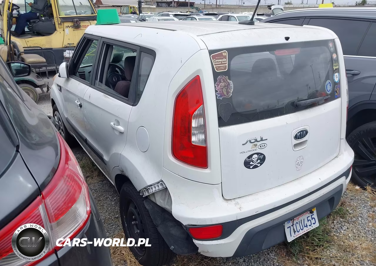2012 Kia Soul VIN:KNDJT2A52C7385025 - 3