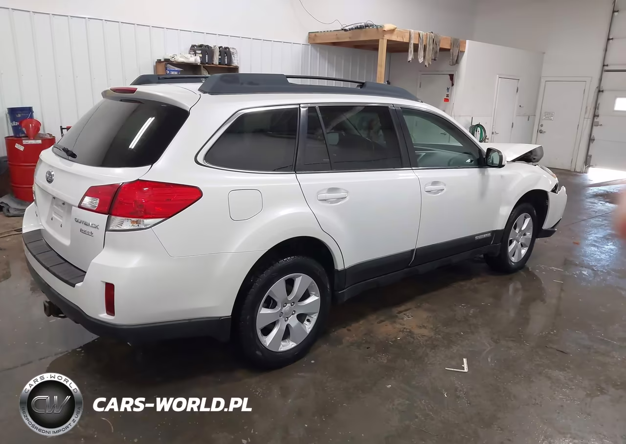 2012 Subaru Outback 2.5I Premium VIN:4S4BRBCC3C3221901 - 4