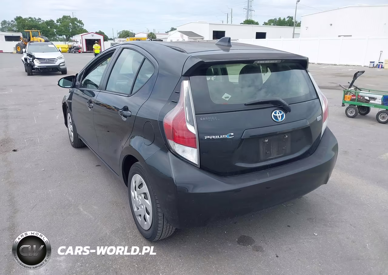2016 Toyota Prius C Two VIN:JTDKDTB35G1125635 - 3