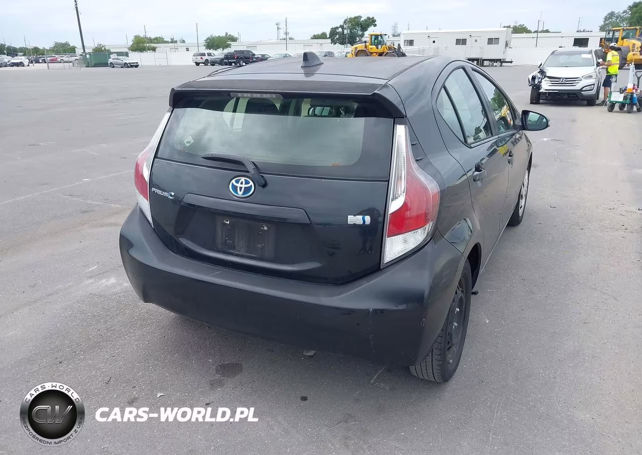 2016 Toyota Prius C Two VIN:JTDKDTB35G1125635 - 4