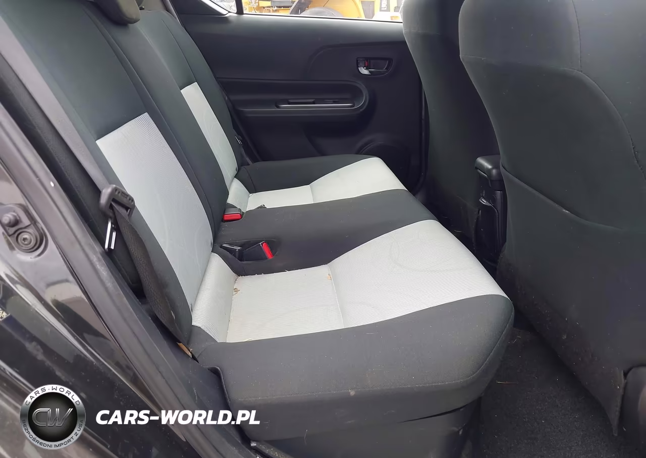 2016 Toyota Prius C Two VIN:JTDKDTB35G1125635 - 8