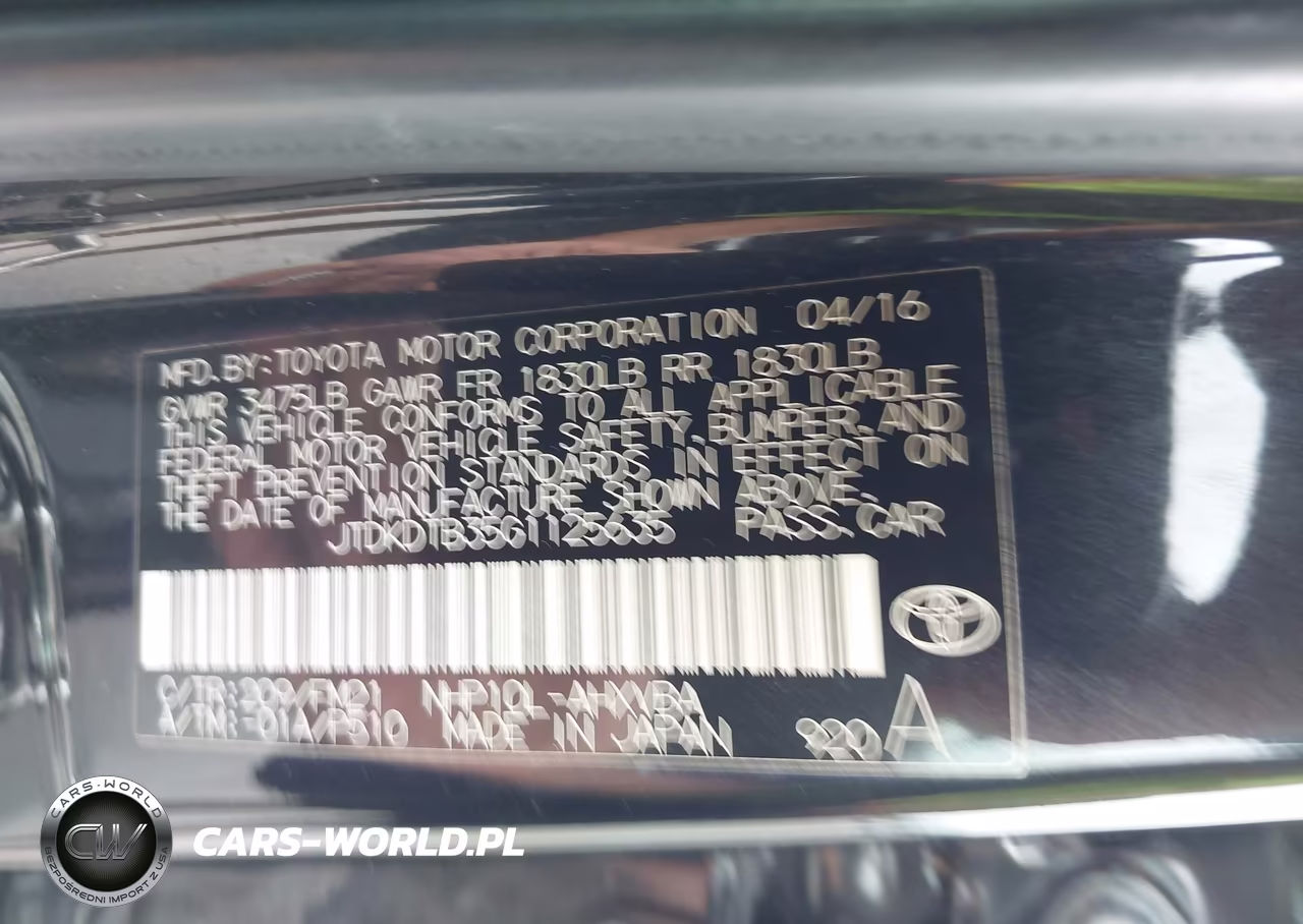 2016 Toyota Prius C Two VIN:JTDKDTB35G1125635 - 9