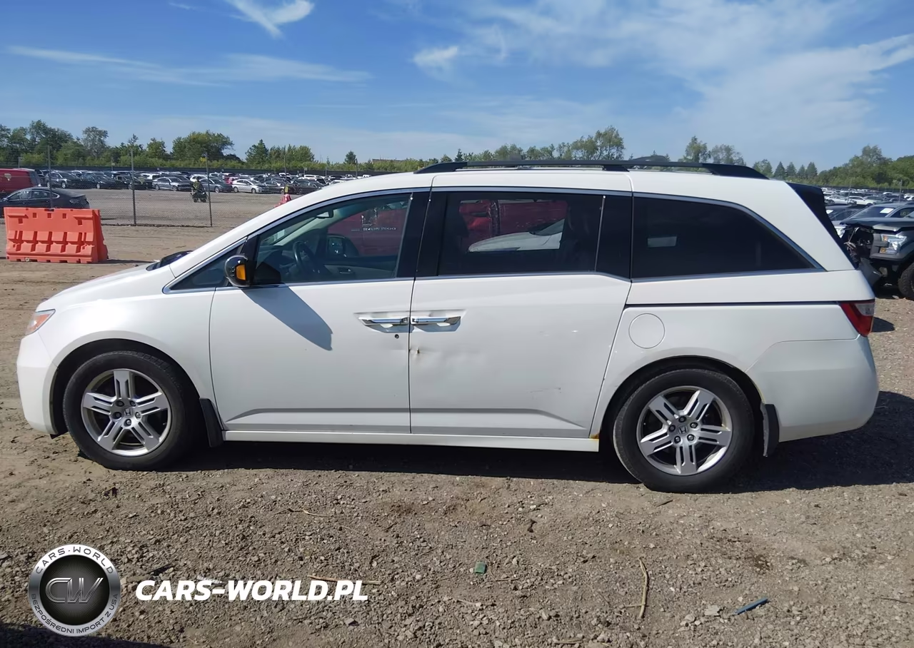 2013 Honda Odyssey Touring-Touring Elite VIN:5FNRL5H9XDB010573 - 14