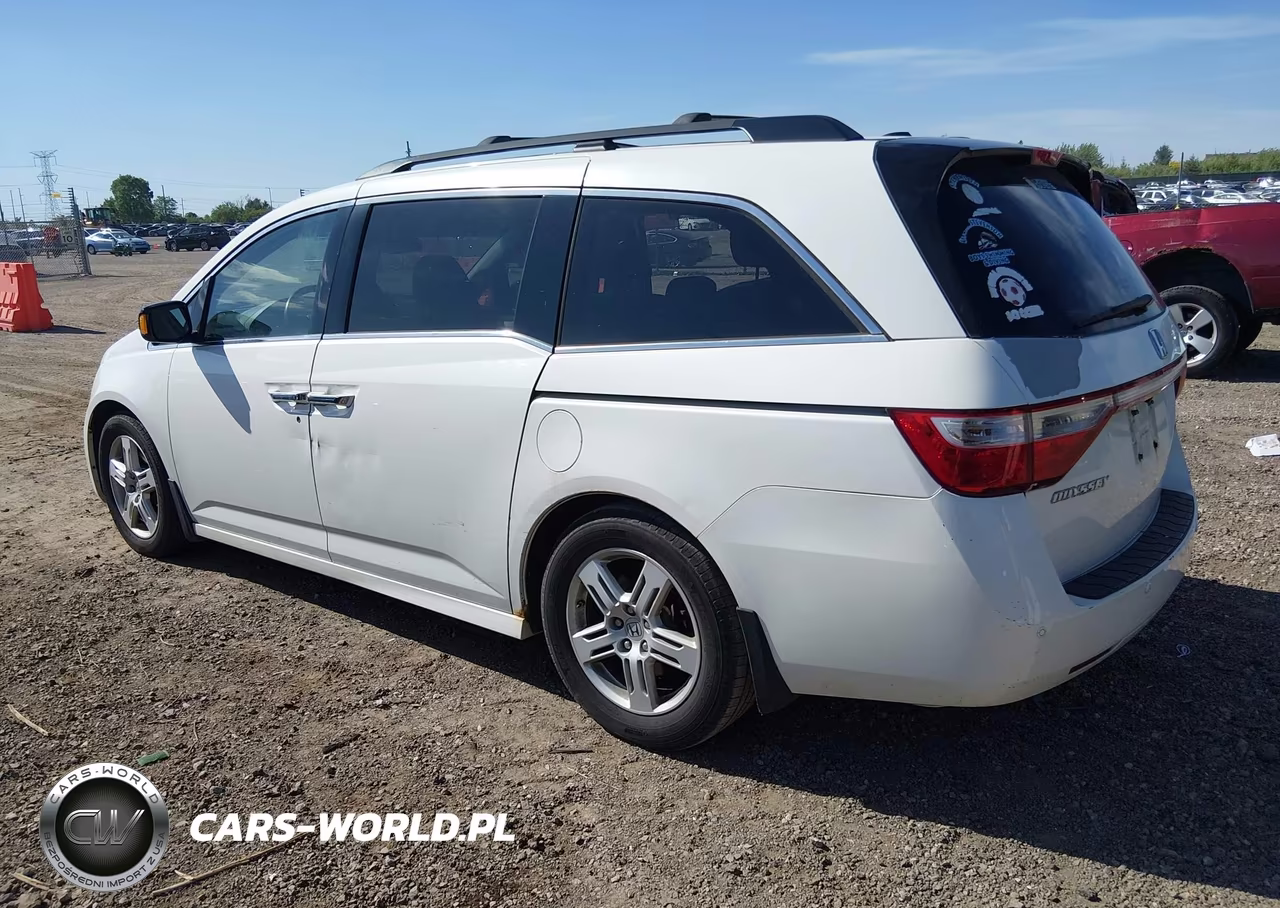 2013 Honda Odyssey Touring-Touring Elite VIN:5FNRL5H9XDB010573 - 3