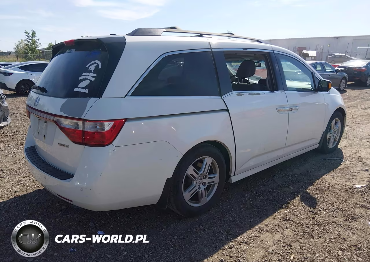 2013 Honda Odyssey Touring-Touring Elite VIN:5FNRL5H9XDB010573 - 4