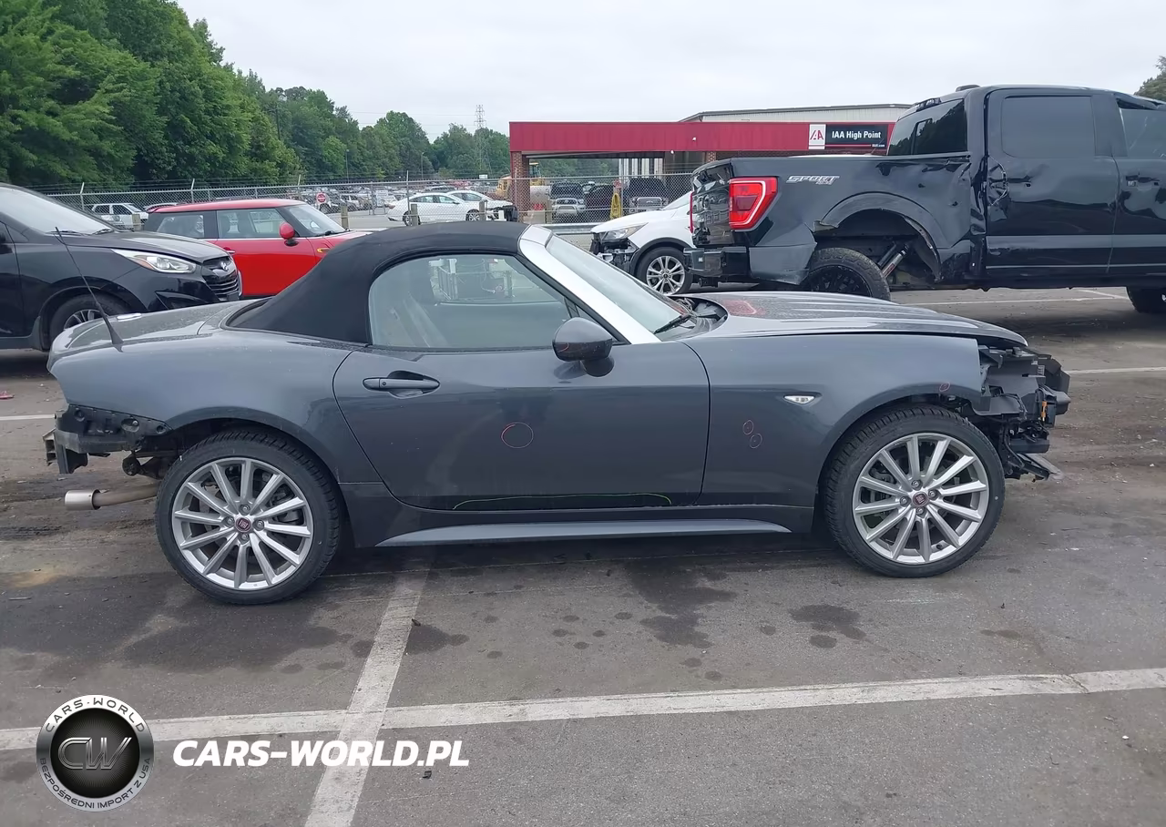 2017 Fiat 124 Spider Lusso VIN:JC1NFAEK8H0101994 - 13