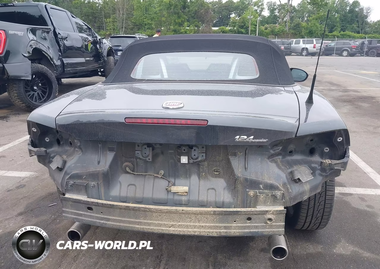 2017 Fiat 124 Spider Lusso VIN:JC1NFAEK8H0101994 - 16