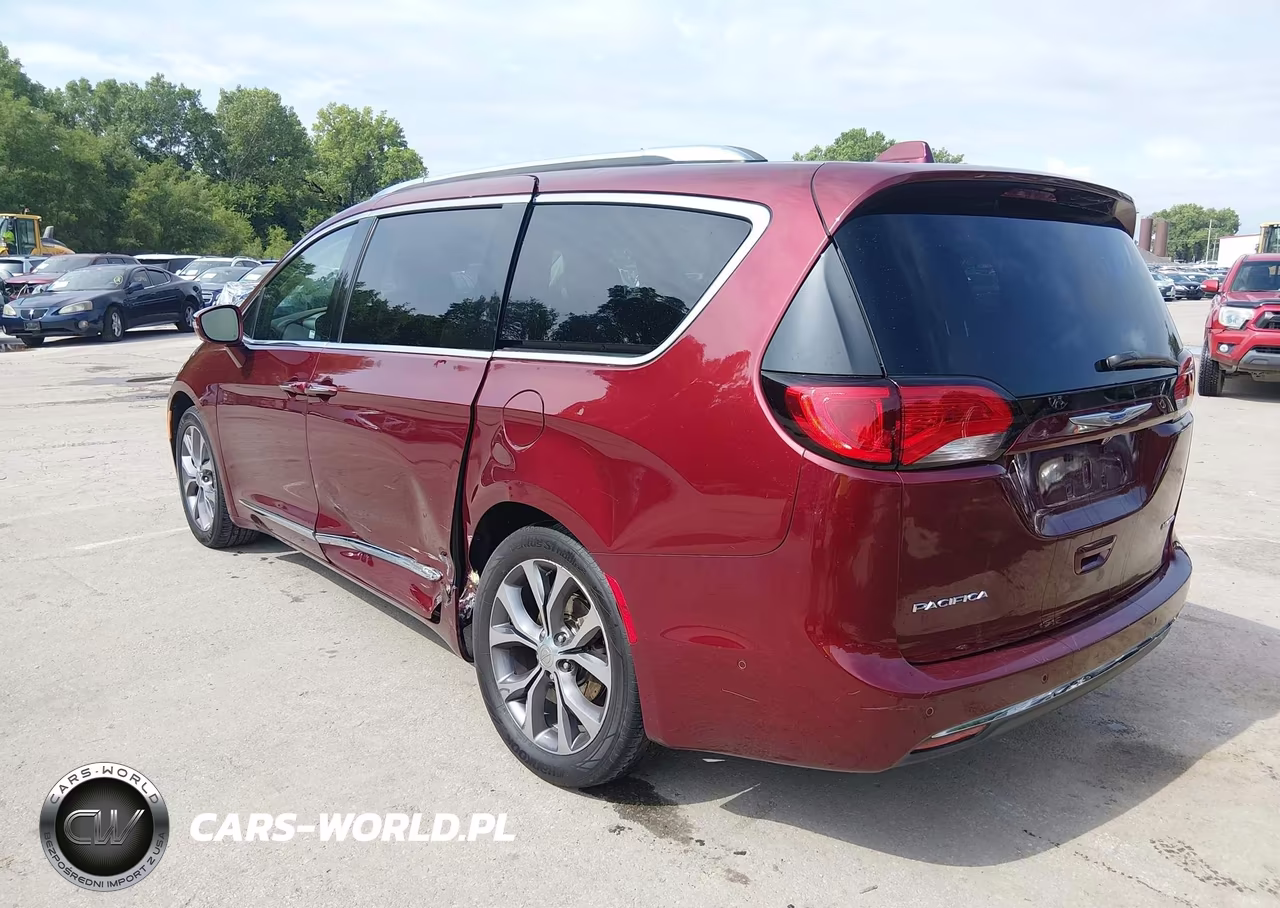 2017 Chrysler Pacifica Limited VIN:2C4RC1GGXHR804718 - 3