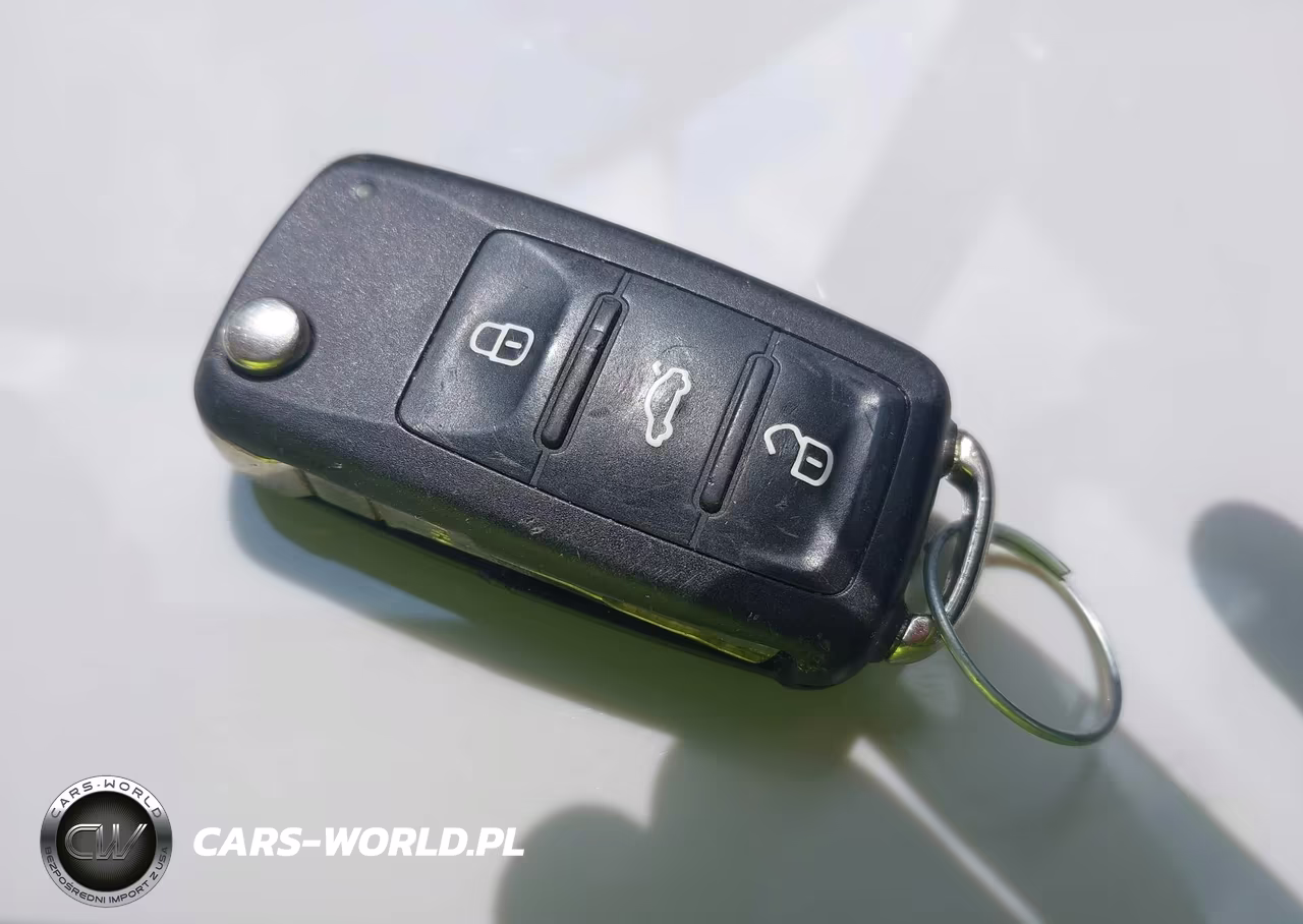 2016 Volkswagen Beetle VIN:3VWJ07AT5GM635497 - 11