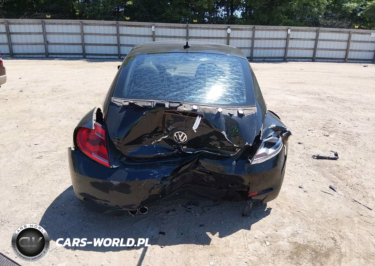 2016 Volkswagen Beetle VIN:3VWJ07AT5GM635497 - 16