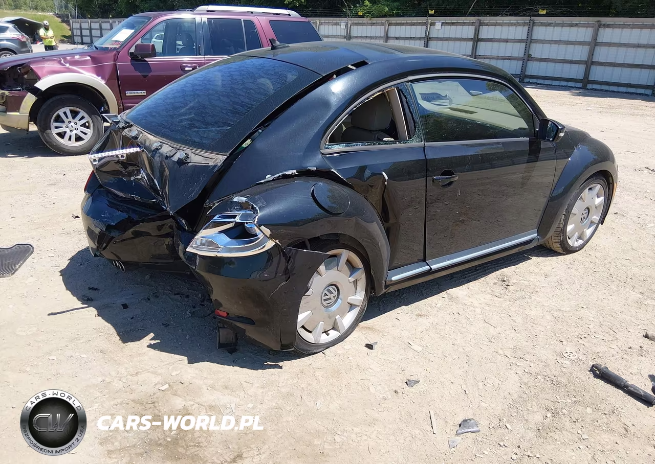 2016 Volkswagen Beetle VIN:3VWJ07AT5GM635497 - 4