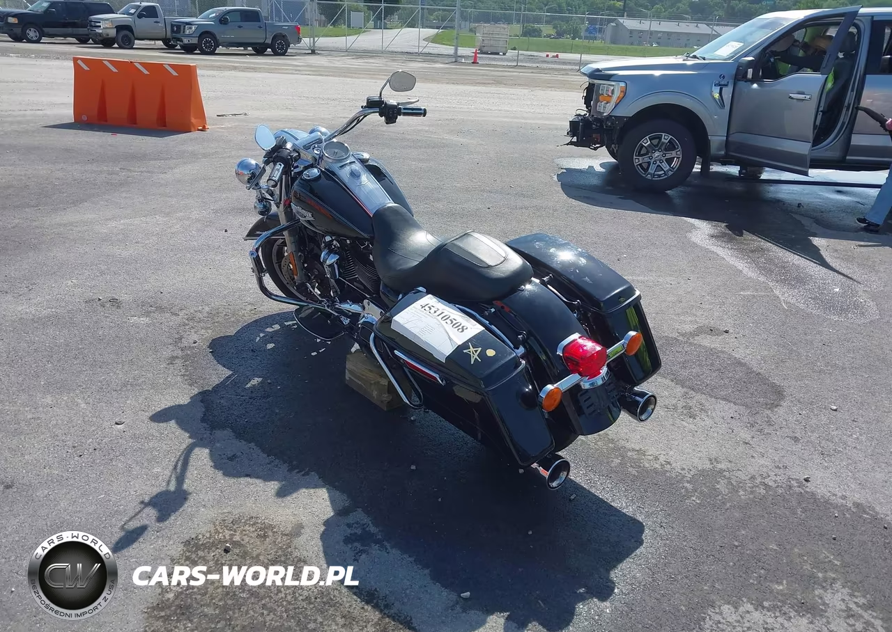 2017 Harley-Davidson Flhr Road King VIN:1HD1FBC11HB634452 - 3