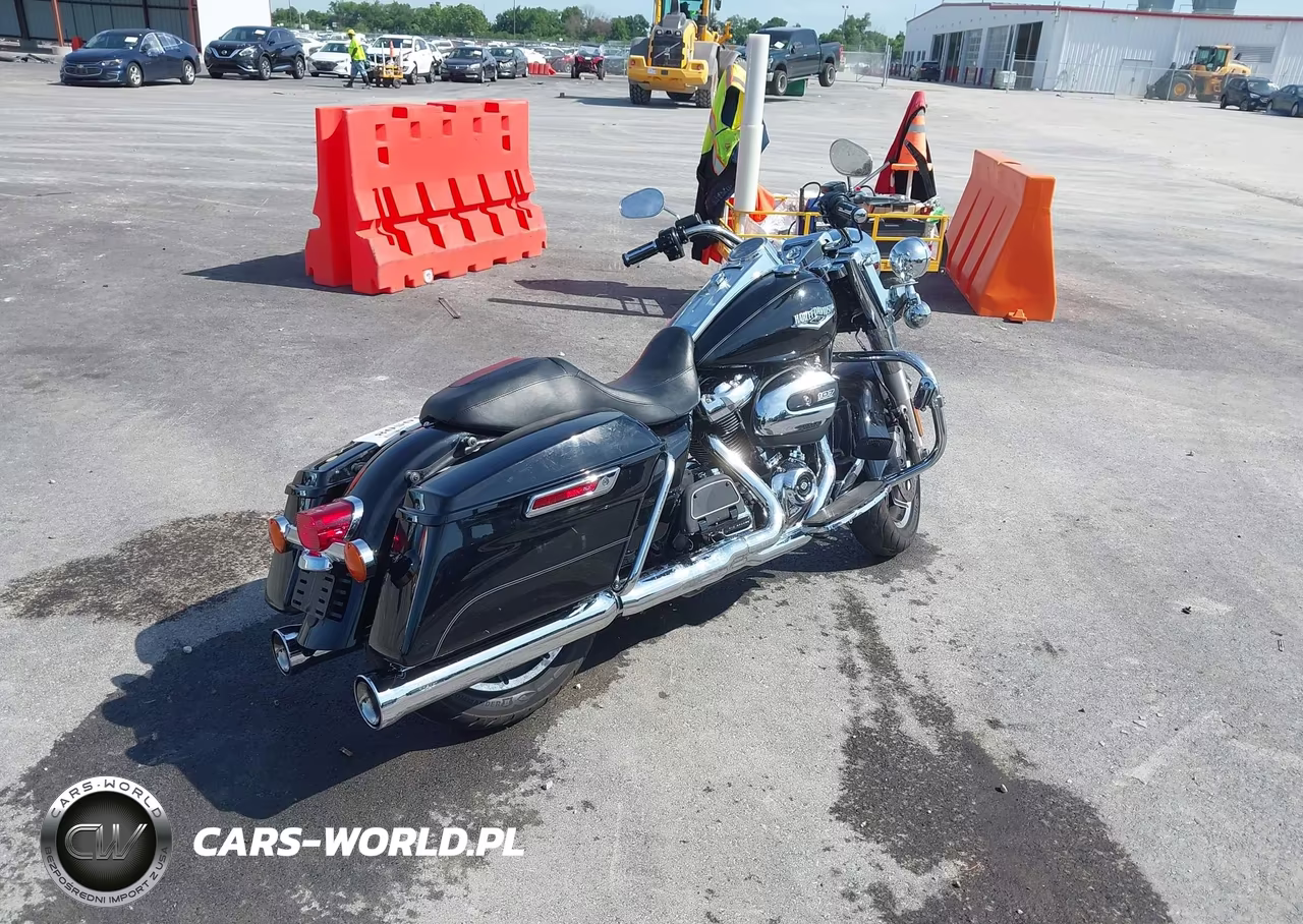 2017 Harley-Davidson Flhr Road King VIN:1HD1FBC11HB634452 - 4