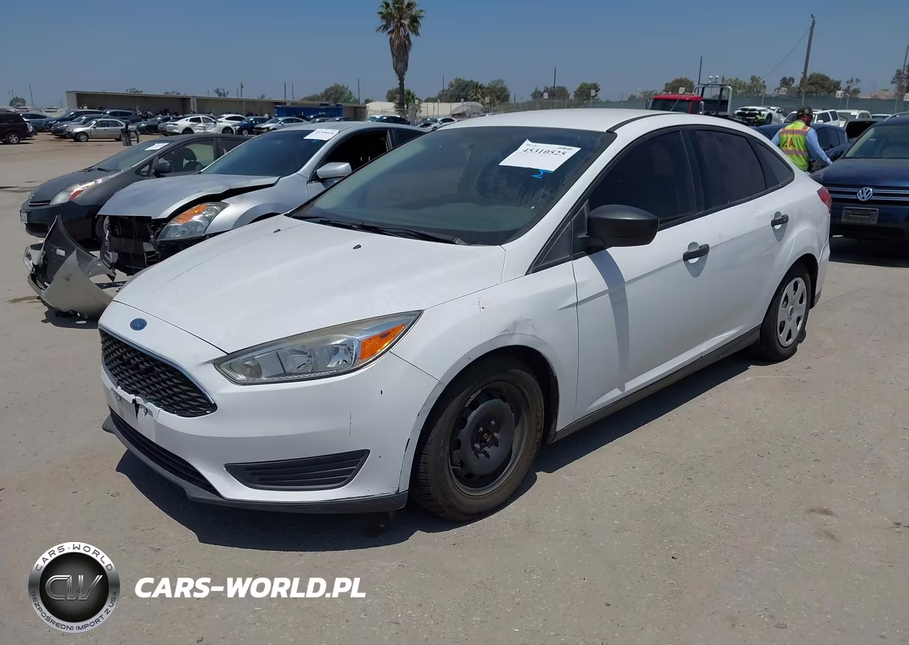 2015 Ford Focus S VIN:1FADP3E29FL385774 - 2