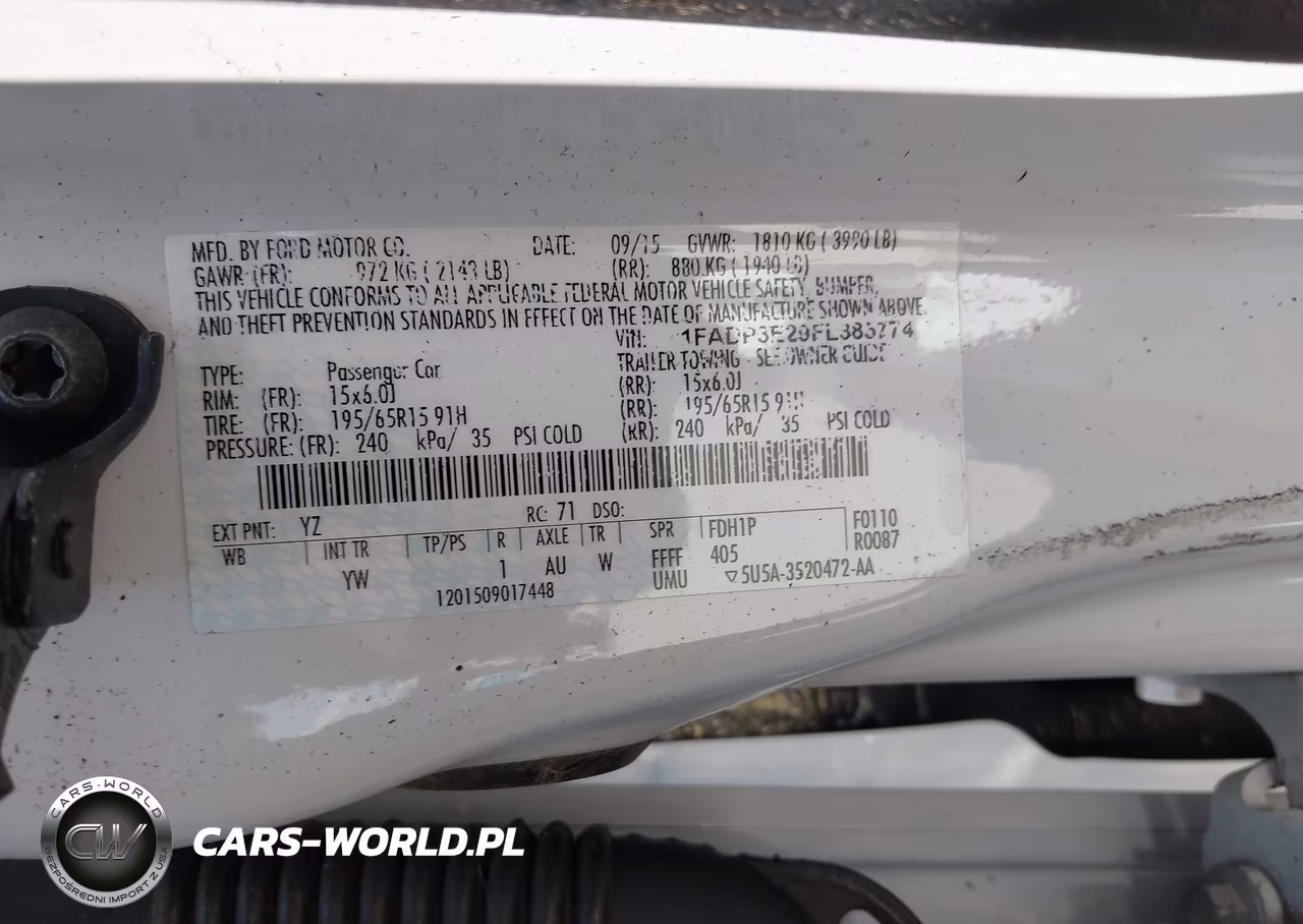 2015 Ford Focus S VIN:1FADP3E29FL385774 - 9