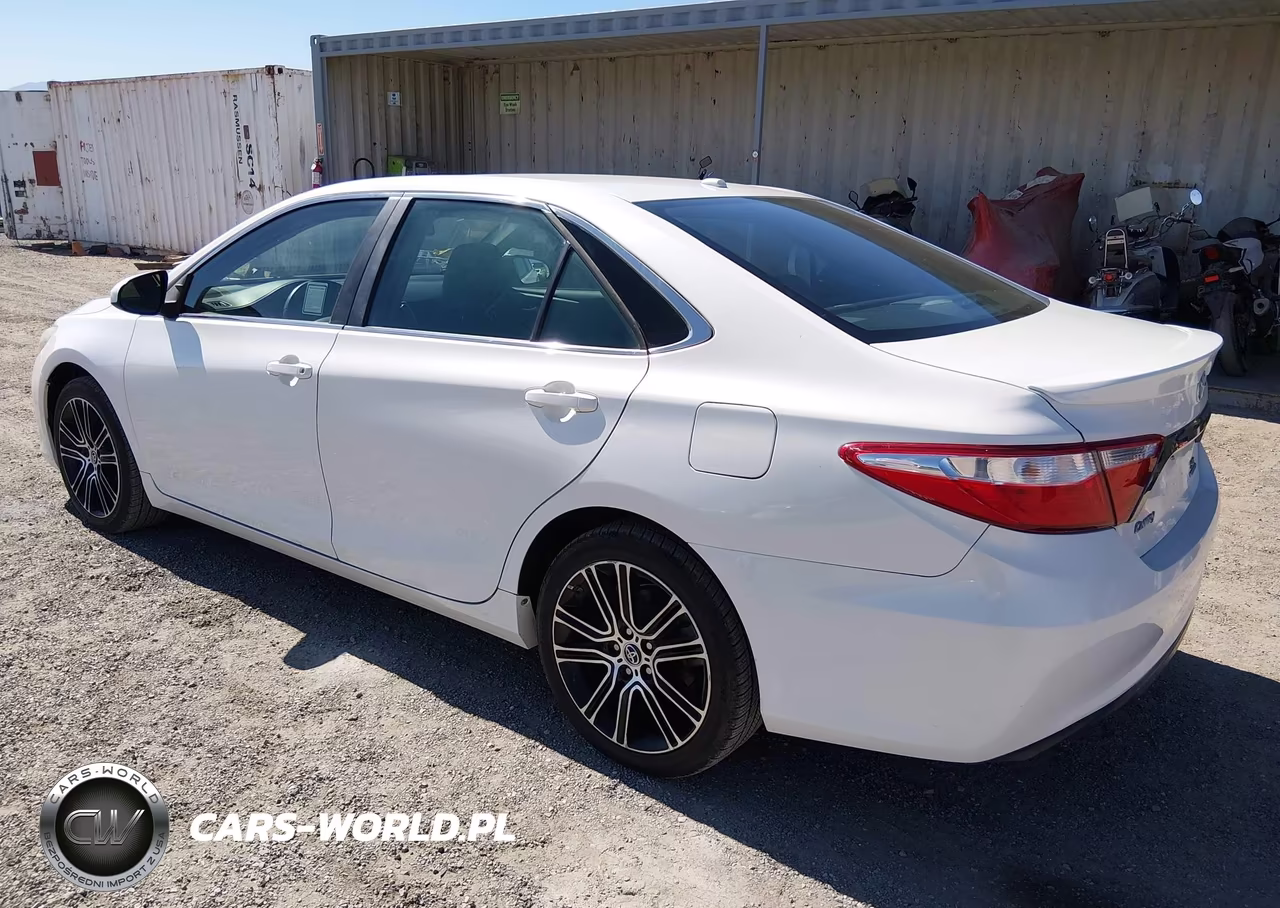 2016 Toyota Camry Se VIN:4T1BF1FK5GU545471 - 3