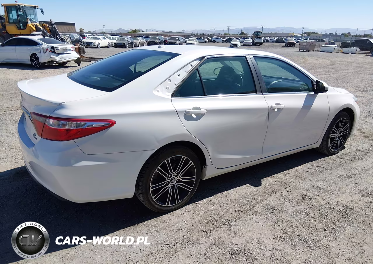2016 Toyota Camry Se VIN:4T1BF1FK5GU545471 - 4