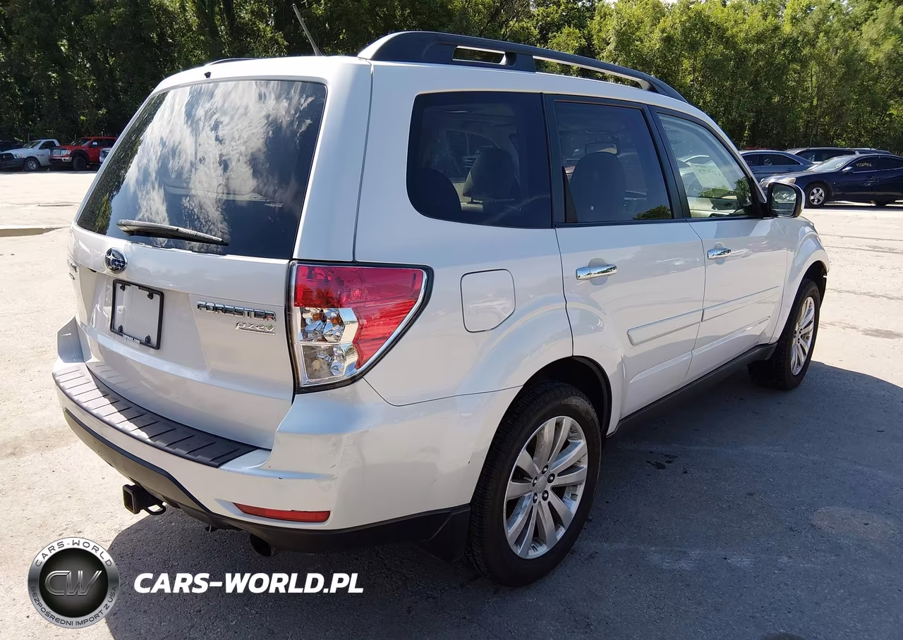 2013 Subaru Forester 2.5X Limited VIN:JF2SHAEC8DH425484 - 4