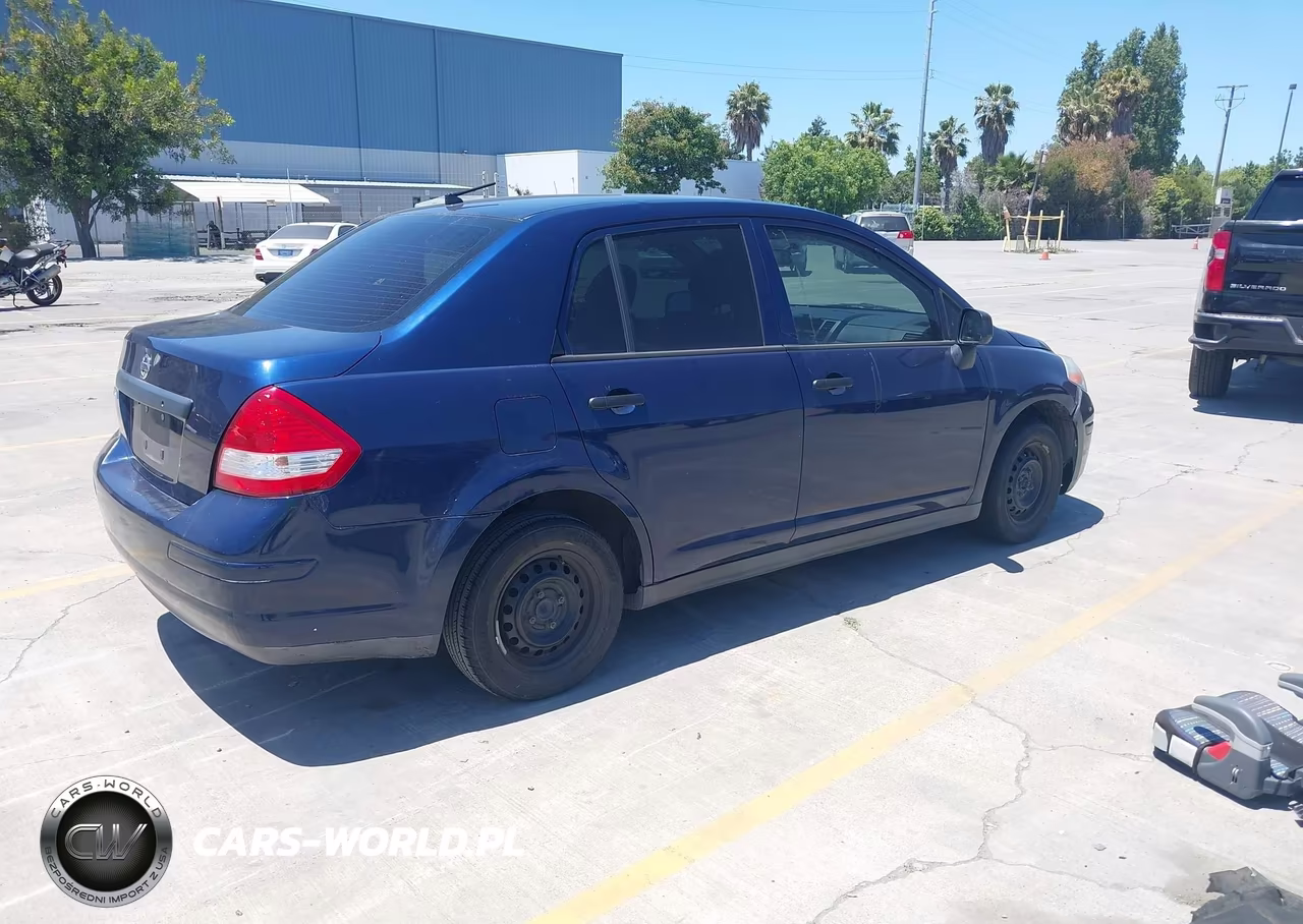 2011 Nissan Versa 1.6 VIN:3N1CC1AP1BL405945 - 4
