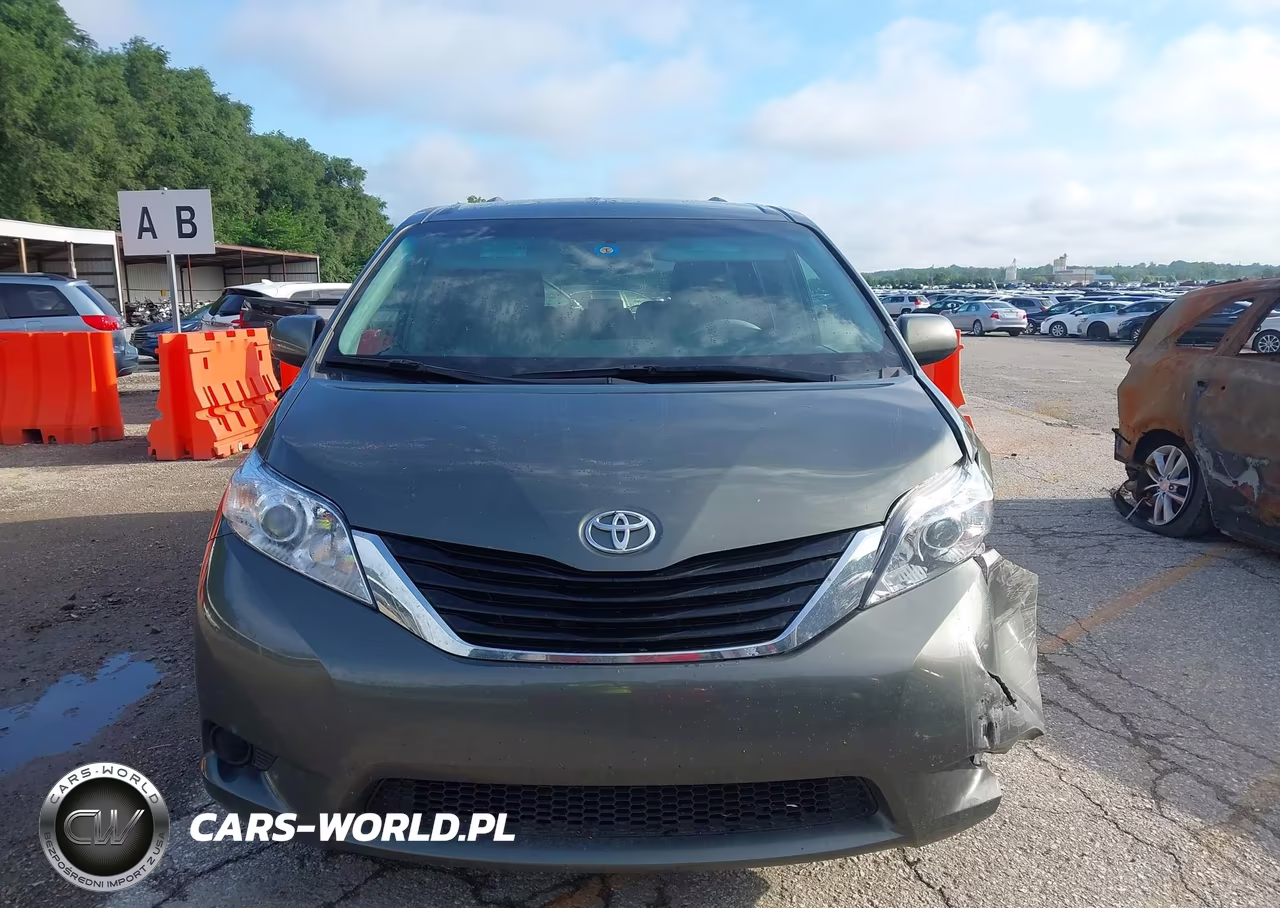 2012 Toyota Sienna Le V6 8 Passenger VIN:5TDKK3DC4CS225905 - 12