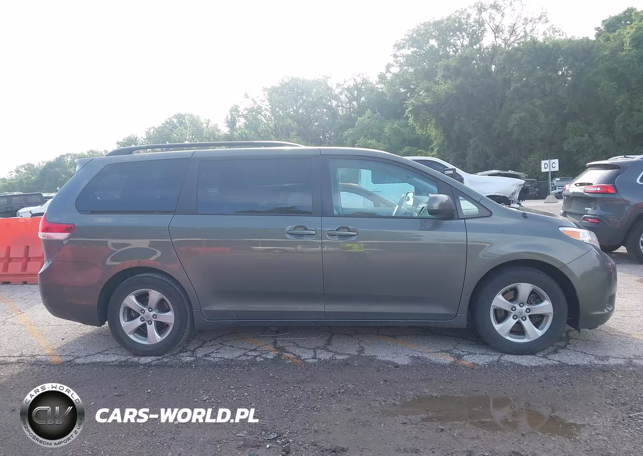 2012 Toyota Sienna Le V6 8 Passenger VIN:5TDKK3DC4CS225905 - 13