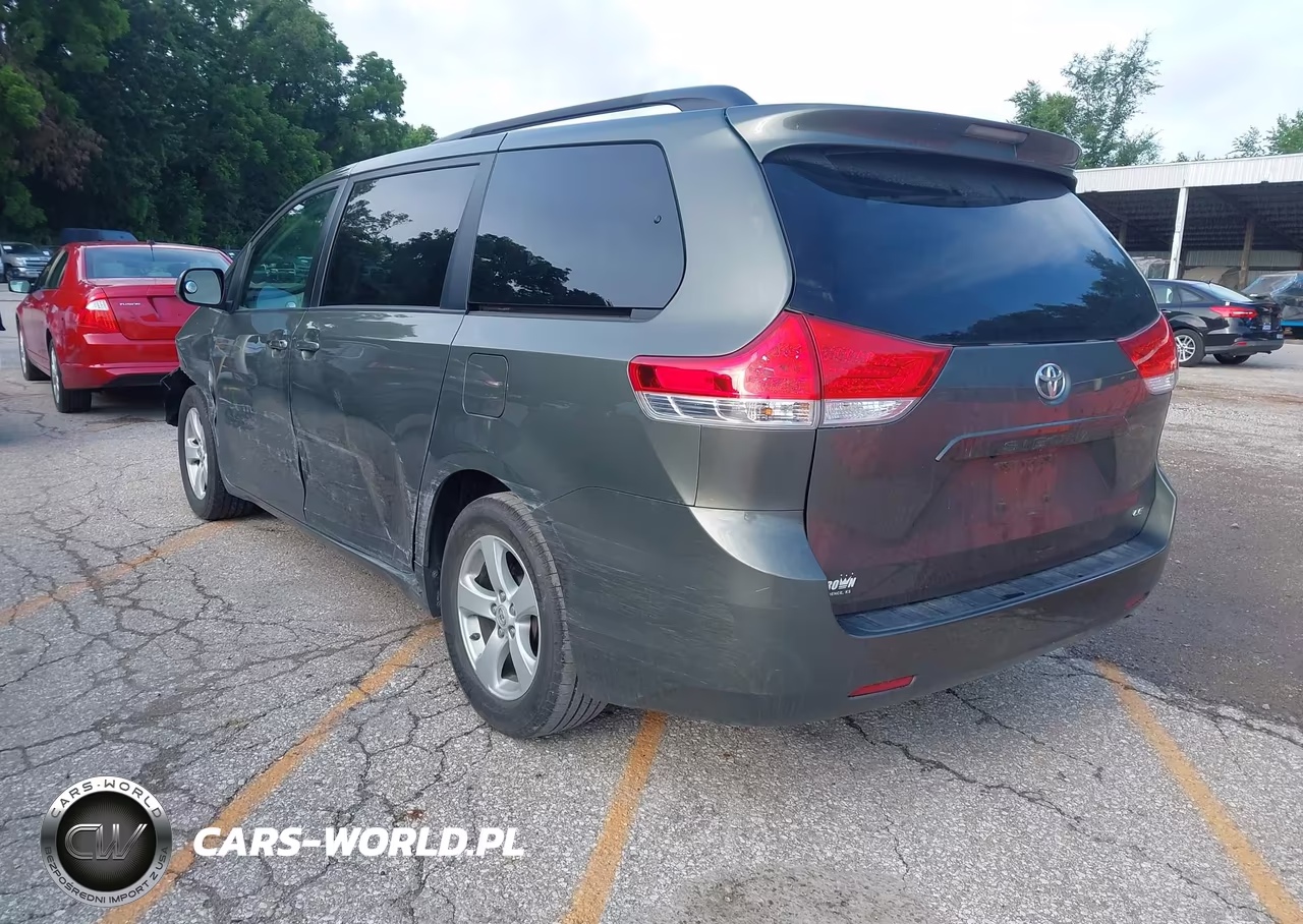 2012 Toyota Sienna Le V6 8 Passenger VIN:5TDKK3DC4CS225905 - 3