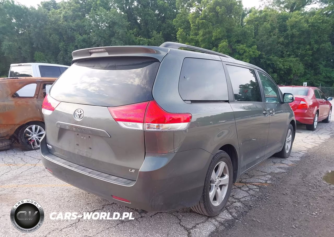 2012 Toyota Sienna Le V6 8 Passenger VIN:5TDKK3DC4CS225905 - 4