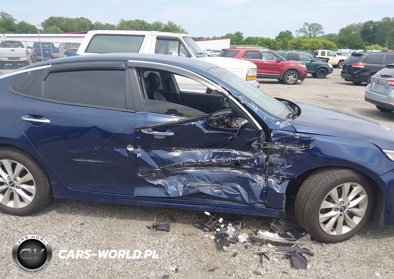 2018 Kia Optima S VIN:5XXGT4L39JG226332 - 13