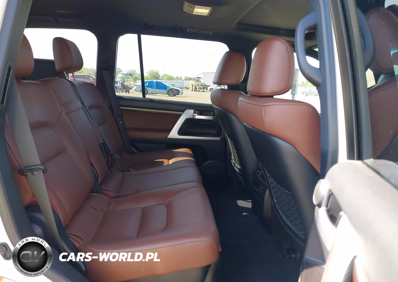 2018 Toyota Land Cruiser V8 VIN:JTMCY7AJ4J4074084 - 8