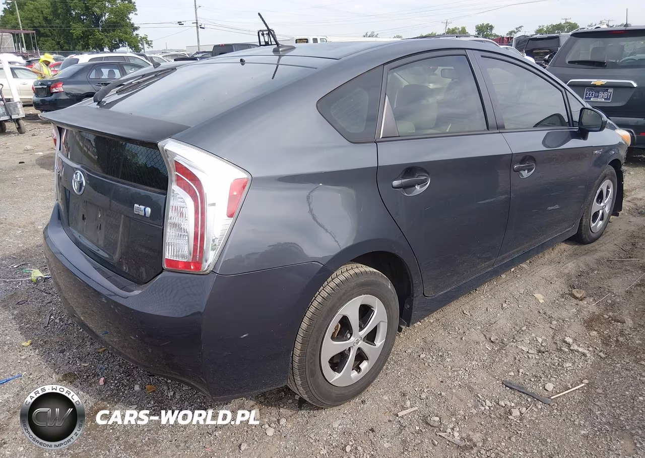 2012 Toyota Prius Three VIN:JTDKN3DU2C5475424 - 4