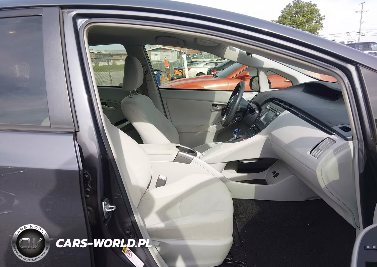 2012 Toyota Prius Three VIN:JTDKN3DU2C5475424 - 5