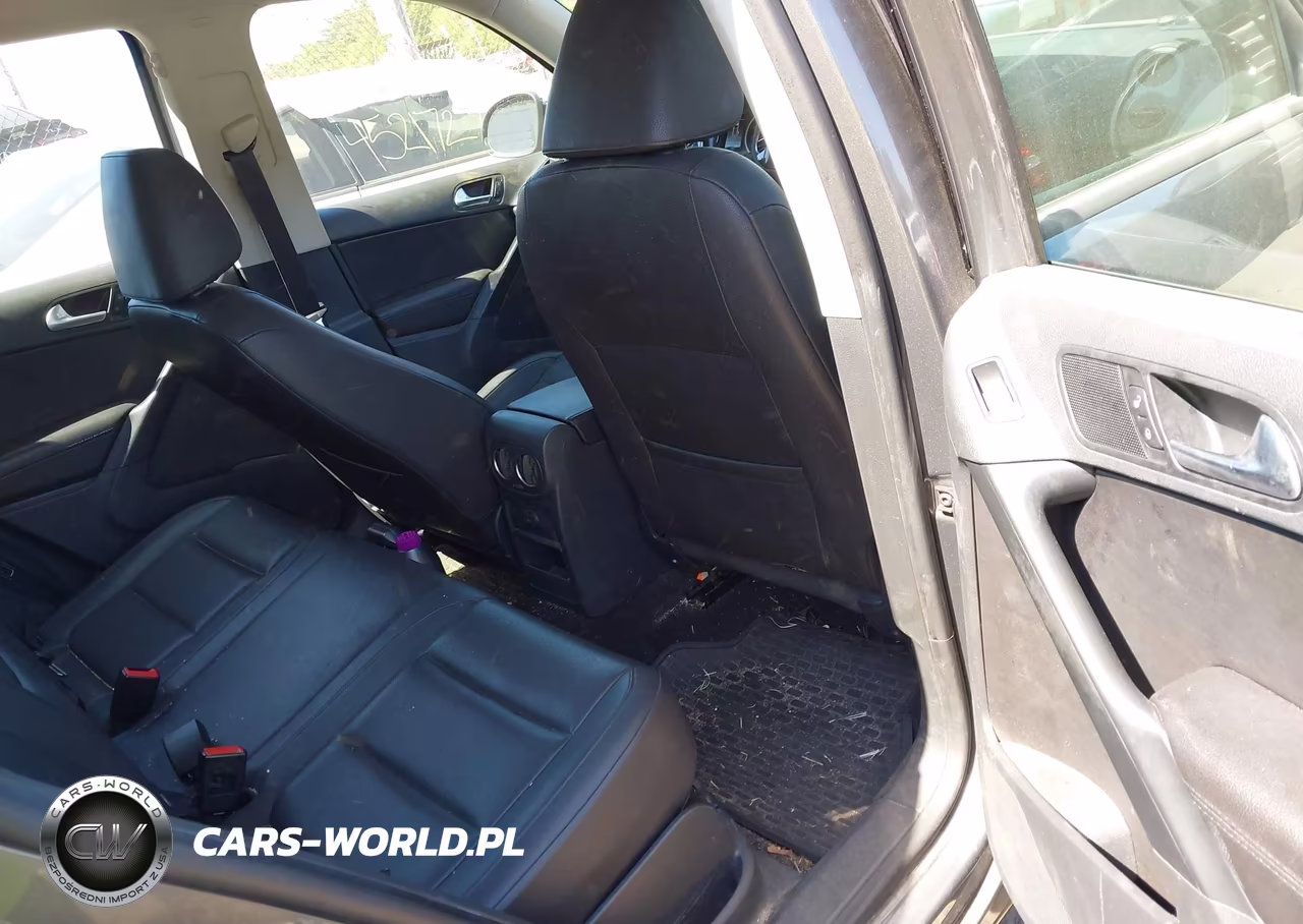 2016 Volkswagen Tiguan S VIN:WVGBV7AX5GW599673 - 8