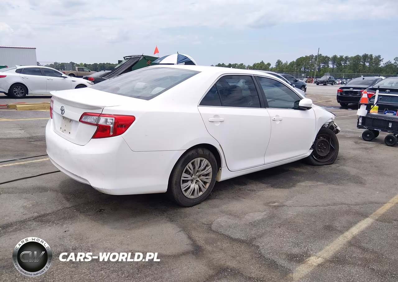 2013 Toyota Camry L VIN:4T4BF1FKXDR290494 - 4
