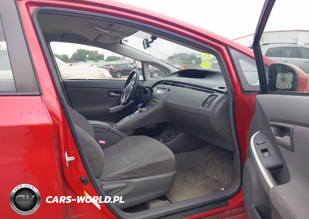 2011 Toyota Prius Two VIN:JTDKN3DU3B1371255 - 5
