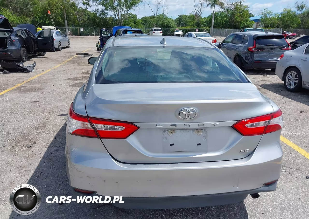2020 Toyota Camry Le VIN:4T1C11AK3LU935781 - 16