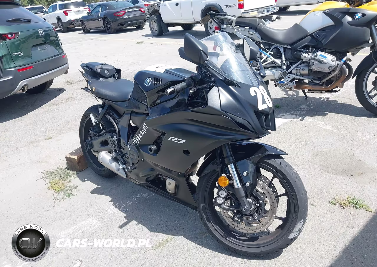 2025 Yamaha Yzfr7