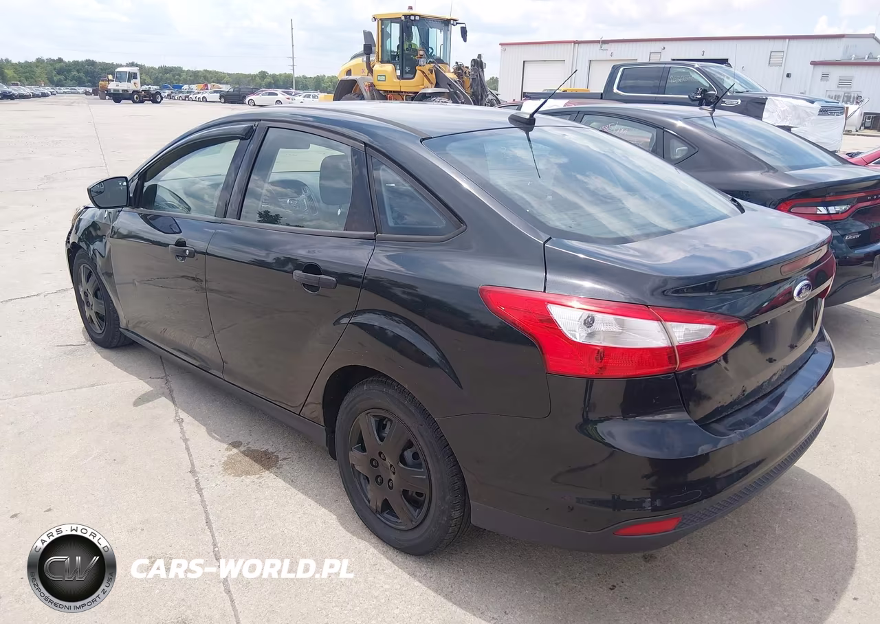 2013 Ford Focus S VIN:1FADP3E21DL257865 - 3