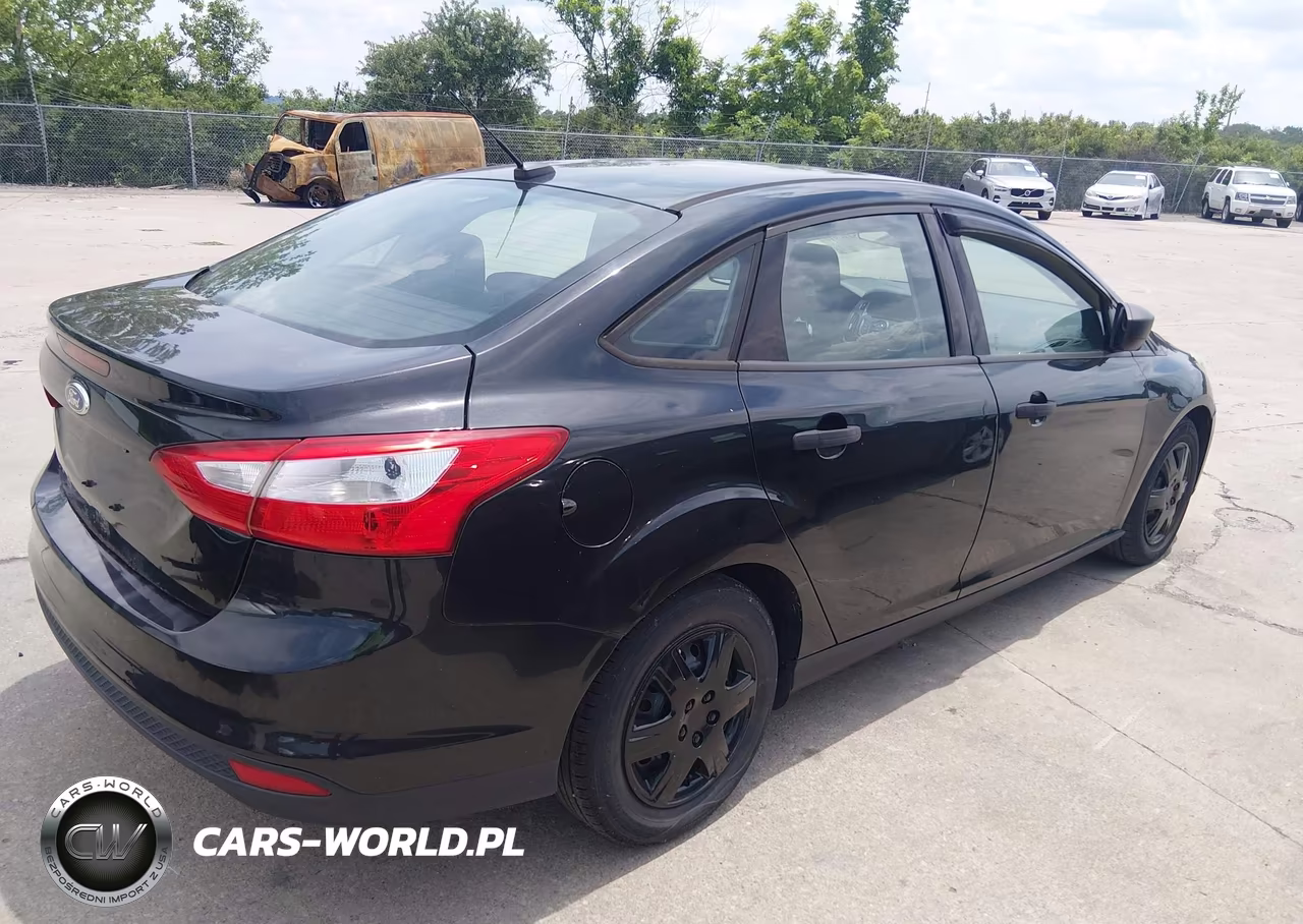 2013 Ford Focus S VIN:1FADP3E21DL257865 - 4